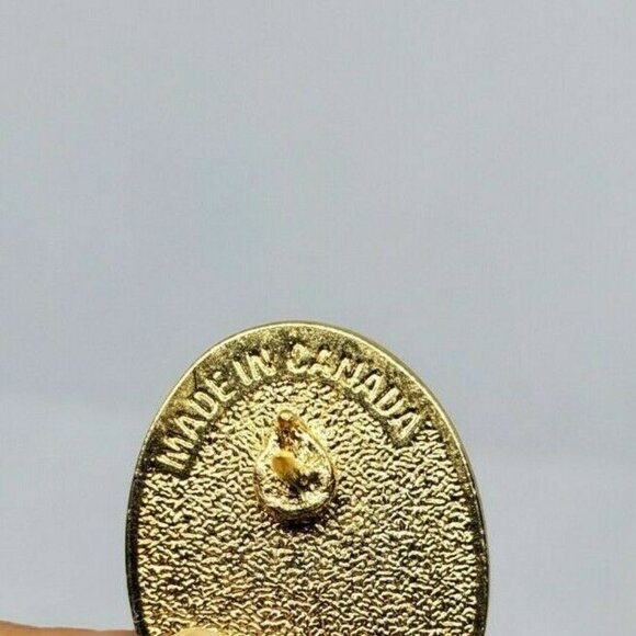 Traub Co Inc Baltimore Maryland Purple Pin Made In Canada - Picture 9 of 9